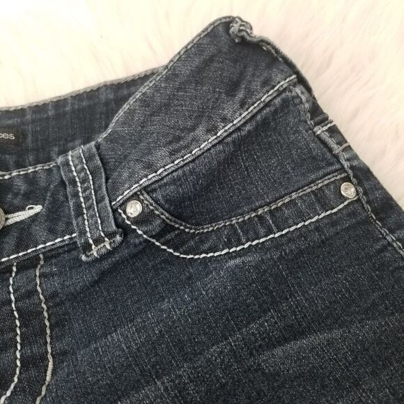 Maurices Blingy Pocket Cropped Jeans. Size Small. - Picture 3 of 15